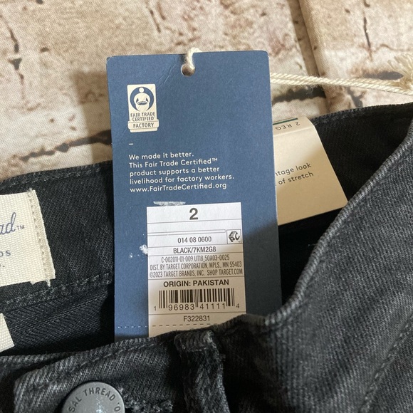 NWT universal tread 90s slim fitted hip and tie, black high-rise jeans size 2/R - Picture 5 of 11